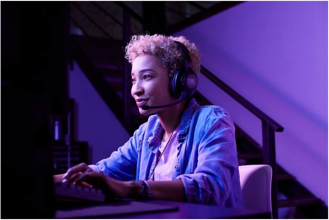 JBL Quantum 300 - Wired Over-Ear Gaming Headphones with JBL Quantum Engine Software - Black, Large - Image 9